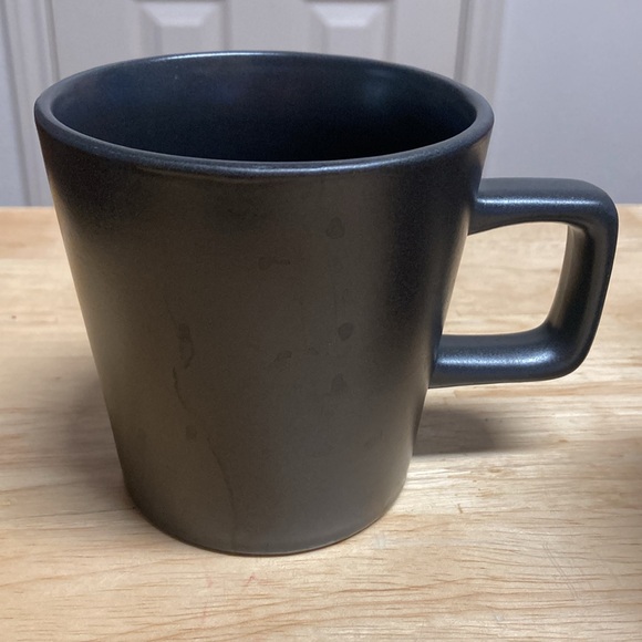 Stone and Lain Dark Gray Matte Black Ceramic Mugs Set of 4 - Picture 2 of 7